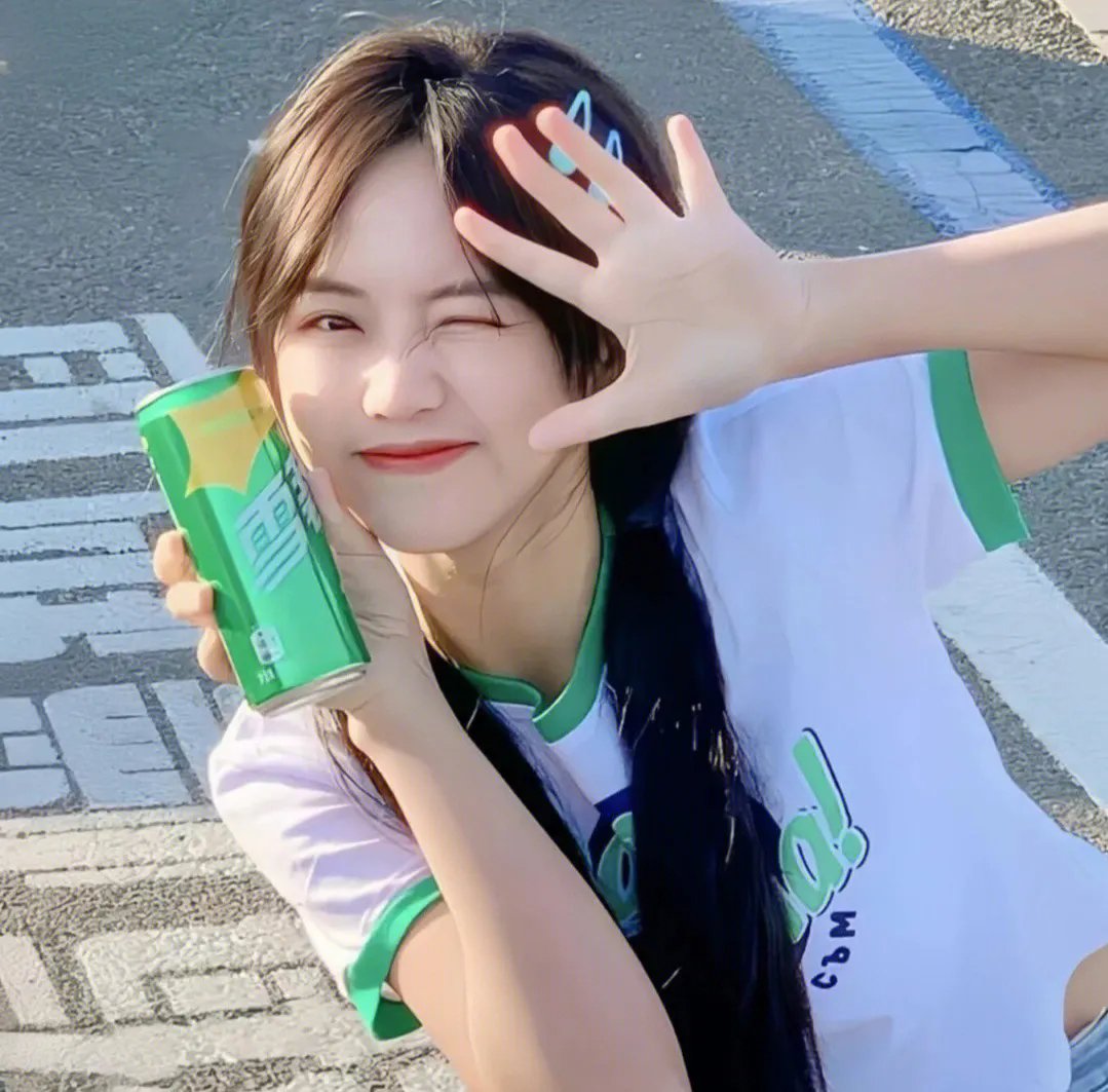 飞向宇宙：巴斯的浩瀚无垠之旅